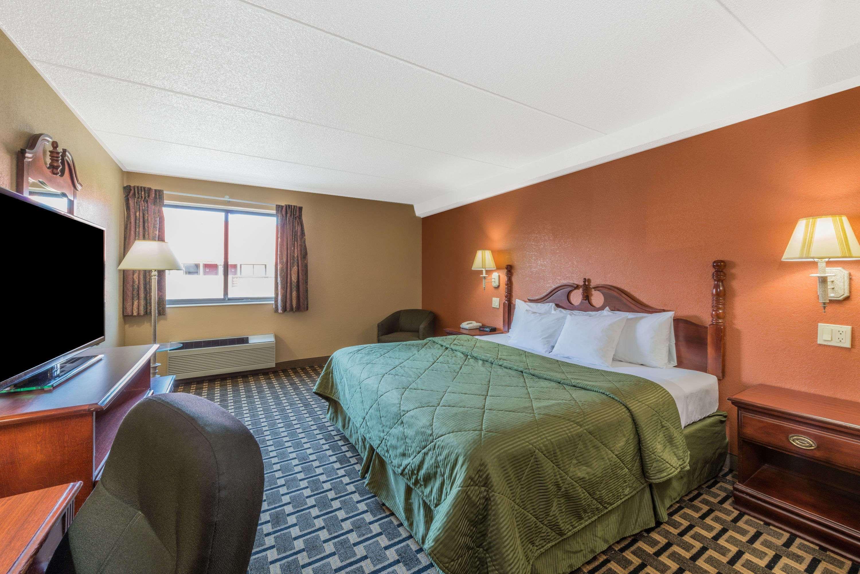 Days Inn By Wyndham Hurstbourne Louisville Kültér fotó